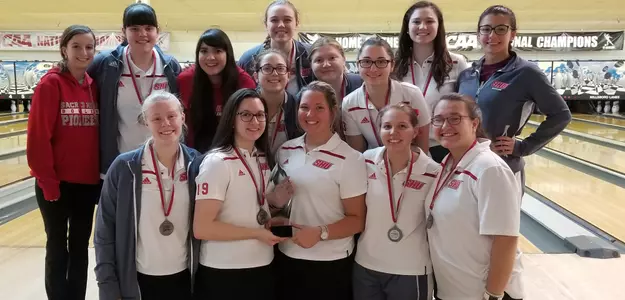 SHU Bowling Takes Second Place At Hawk Classic Image