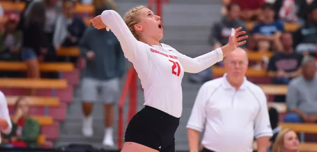 Women's Volleyball Drops 3-2 Decision at Bryant Image