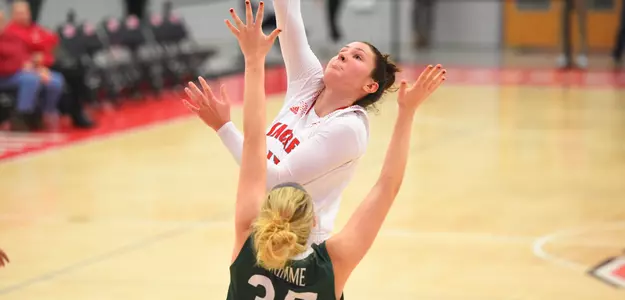 Haines Makes History; Sacred Heart Drops Sunday Setback To Siena Image