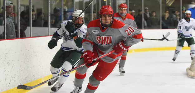 Bavaro's Game Winner in OT gives Pioneers 4-3 Win Over Mercyhurst Image