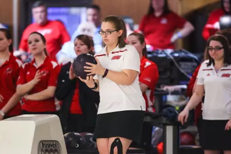 Bowling Places Third At Music City Classic Image