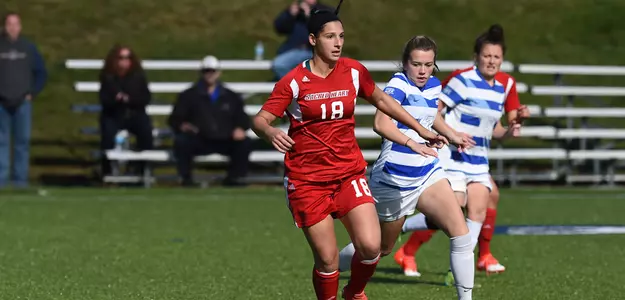Second Half Goals Leads UNH Past SHU Women's Soccer, 2-1 Image
