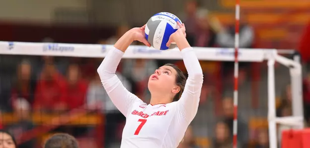 Women's Volleyball Earns First Win of 2017 In Five Sets Over Gardner-Webb Image