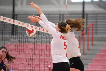 Women's Volleyball Falls to CCSU on the Road, 3-1 Image