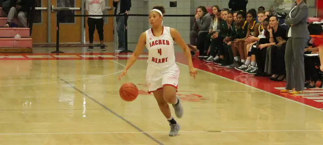 Pioneers Pull Away from Siena for Strong Win in Home Opener Image