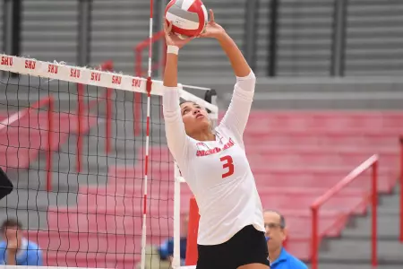 Sarah Ciszek Named NEC Women's Volleyball Rookie and Setter of the Year Image