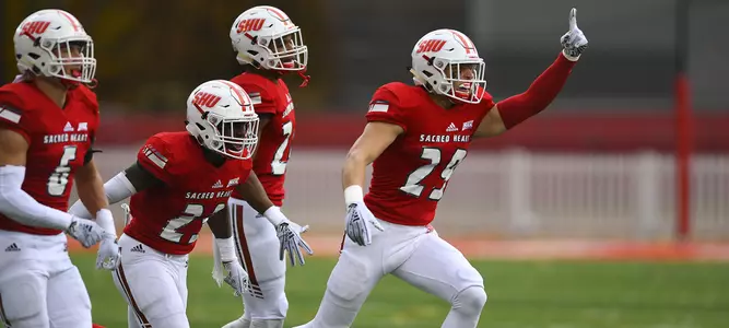 Sacred Heart Earns Convincing 38-7 Win over Robert Morris Image