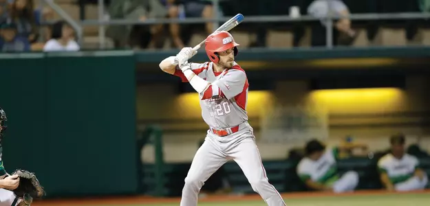 Pioneers Fall to Iona 6-5 in Extra Innings Image