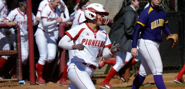 Pioneers Sweep Day One of Hampton Inn BWI UMBC Dawg Pound Invitational Image