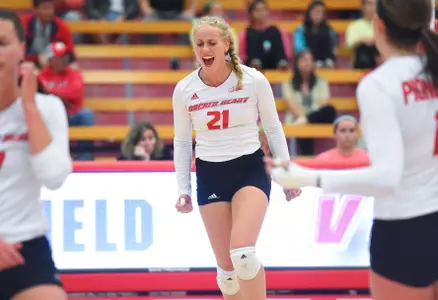 Women's Volleyball Downs Rival Fairfield on the Road, 3-1 Image
