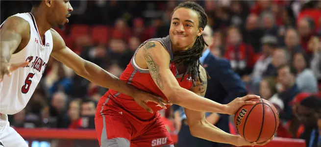 Second-Half Rally Falls Short as Men's Basketball Falls to Wagner, 76-73 Image