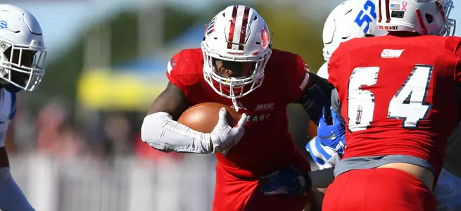 Football Dropped by Duquesne, 20-6, on Family Weekend Image