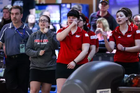 Bowling Finishes Fourth At Caldwell Cougar Classic Image