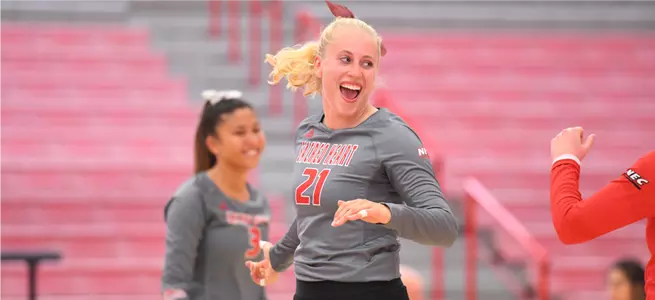 Women's Volleyball Sweeps St. Francis U. at Home Image