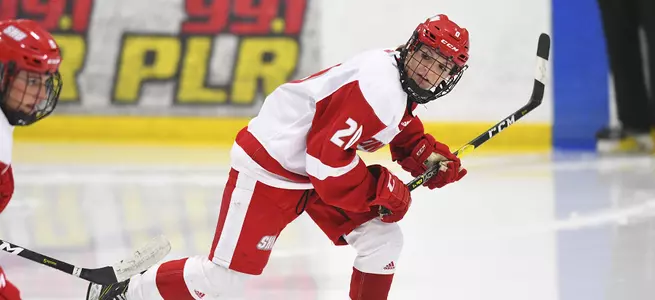 Women's Ice Hockey Drops Series Finale to Maine Image