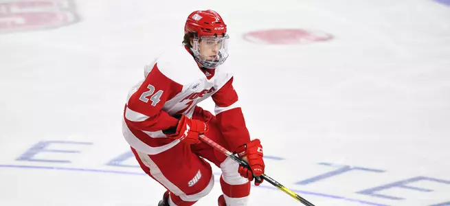 Men's Ice Hockey Picks Up Third Straight Win With 7-1 Dominating Victory Over Air Force Image