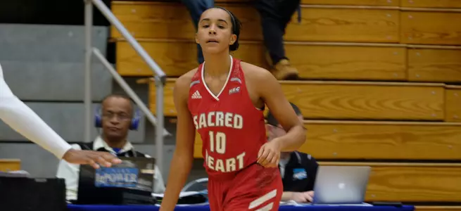 Women's Basketball Heads into Saturday Night Showdown at Siena Image