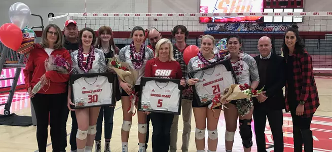 Seniors Lead Volleyball To Fourth Straight Win Image