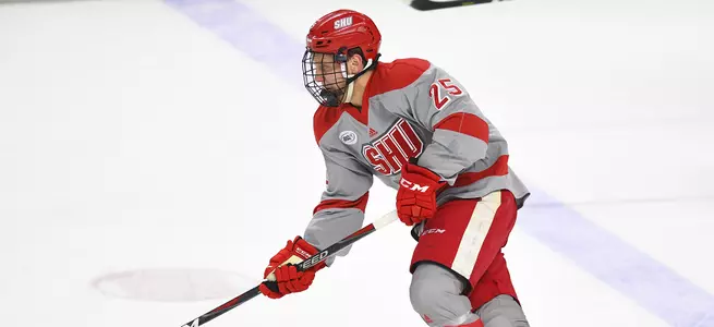 McIlmurray Picks Up Two Goals in 4-2 Victory Over Holy Cross Image