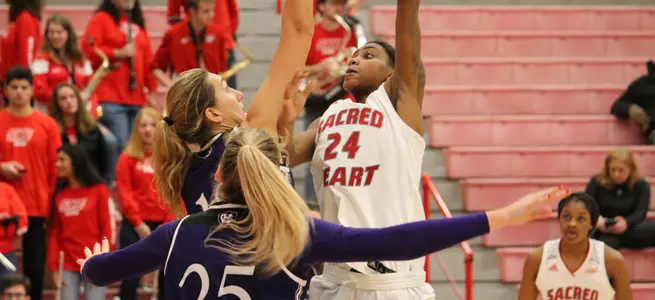 Strong Start Not Enough as Women's Basketball Falls to Holy Cross, 65-52 Image