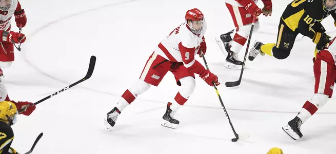 Cotton Tallies First Career Hat-Trick as Men's Ice Hockey Completes Sweep With 4-2 Victory Image