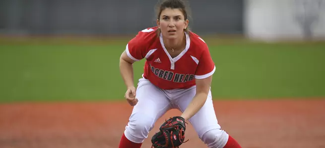 Softball Takes One of Two Games on Day Two of Gardner-Webb Tournament Image