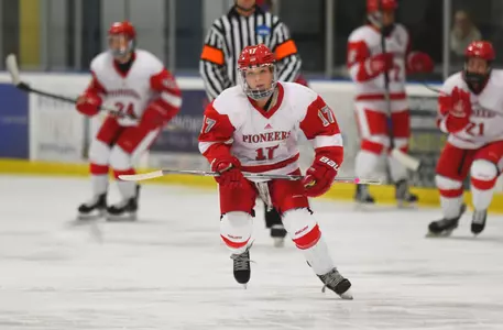 Women's Hockey Blanks St. Michael's On Senior Day Image