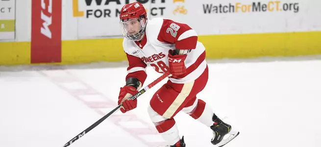 Men's Ice Hockey Takes Winning Streak to Four With 4-2 Victory Over Niagara Image