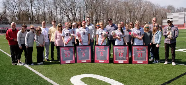 Women's Lacrosse Dominates Second Half, Celebrates Senior Day with 15-9 Victory over CCSU Image