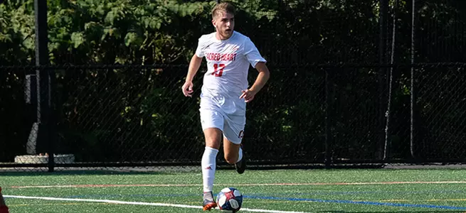 Men's Soccer Drops Season Opener to NJIT Image