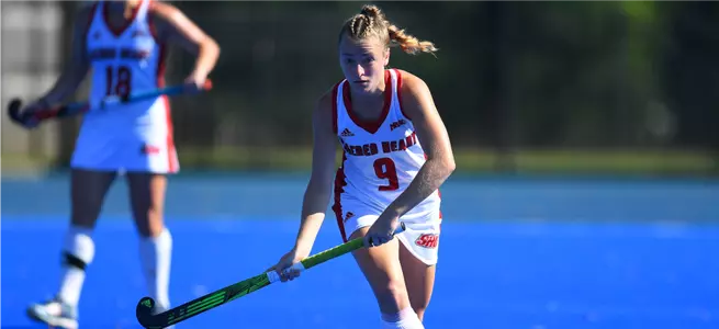 Field Hockey Outlasted by Villanova, 3-2 Image