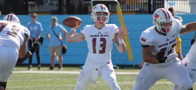 Football Dominates LIU, 34-10, in NEC Opener Image