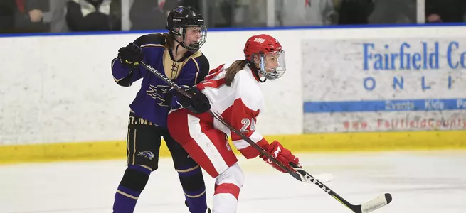 Lewis's Two-Goals Propel Women's Ice Hockey to 4-1 Victory Over Saint Michael's Image