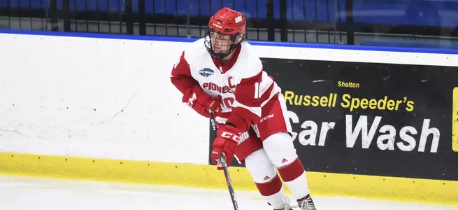 Women's Ice Hockey Rides Six Game Win Streak With 2-1 Victory Over LIU Image