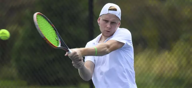Men's Tennis Falls to Davidson 5-2 Image