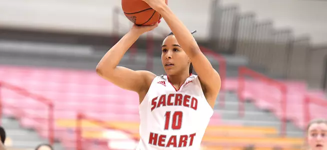 Women's Basketball Completes Second Straight Second Half Comeback, Toppling Wagner 79-65 Image