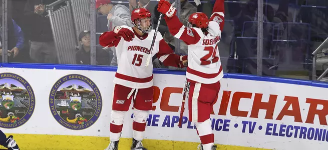 Men's Ice Hockey Receives Votes in 2020-21 USCHO.com Preseason Poll Image