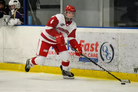 Women's Ice Hockey Drops Second Game 9-1 at Quinnipiac Image