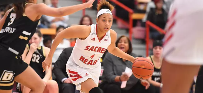 Pioneers Can't Complete Comeback, Fall 72-64 at Iona Image