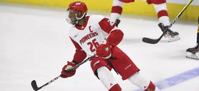 #20 Men's Ice Hockey Completes Two-Game Sweep Of Air Force With 5-2 Win Image
