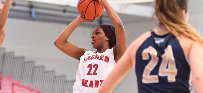 Women's Basketball Drops Back-and-Forth Battle at St. Francis Brooklyn, 71-70 Image