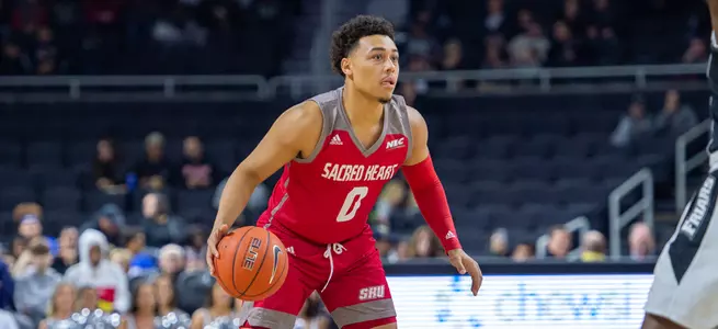 Clarke Tallies Season-High In Men's Basketball Loss To RMU Image