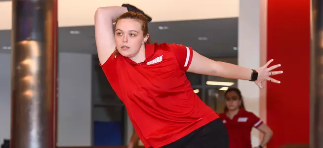 Bowling In 16th After Second Day Of Music City 300 Image