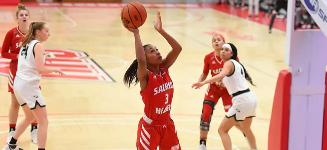 SHU Steps up to Beat Mount 79-71, Split Two-Game Series Image