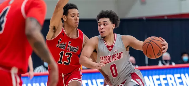 Pioneers Top Mountaineers 61-58 Image