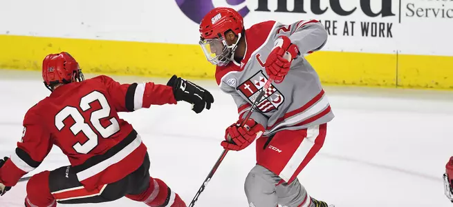 Men's Ice Hockey Draws 2-2 Against Non-Conference Foe St. Lawrence Image