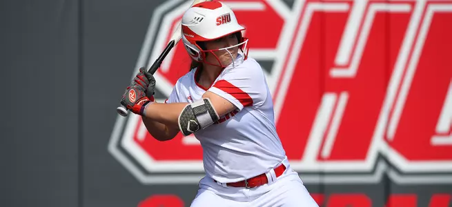 Softball Drops Pair To Lehigh To Kick-Off Season Image