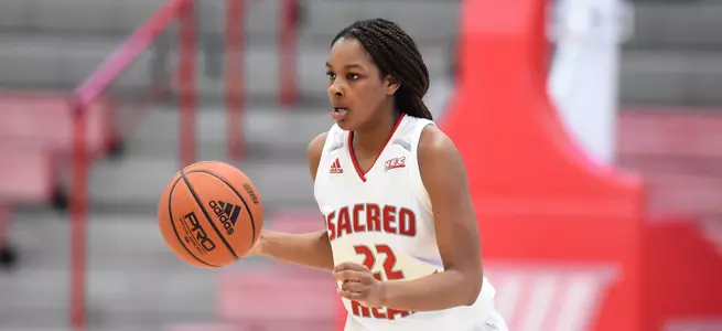 Knights Pull Away From Pioneers 72-66 Image