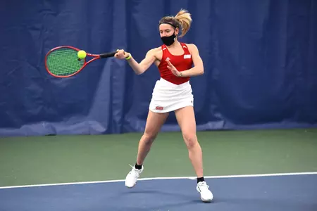 UConn Tops Women's Tennis 7-0 Image