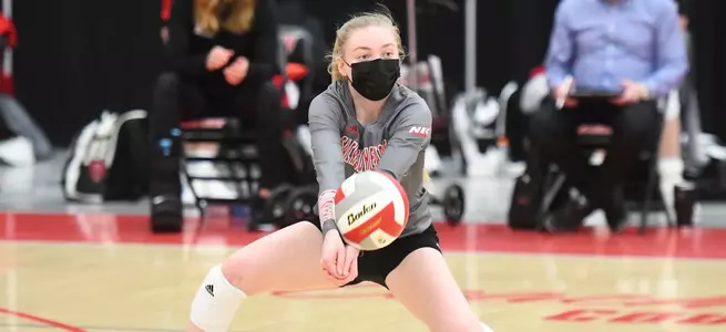 Pioneers Sweep Sharks in Two Five-Set Thrillers Image